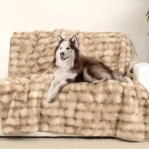 Brentwoof Oversized Waterproof Pet Blanket and Furniture Protector, Bubble Fur
